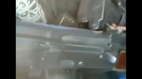 VIDEO: Sicario del Grupo Élite del CJNG se muestra armado hasta con los dientes