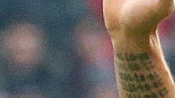 Zlatan dominaba el balón y logró un control de pecho al estilo Matix.