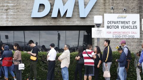 En California, los tiempos de espera aumentaron en un 46% en un año.