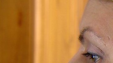 El perder la audición en su oído izquierdo le trajo problemas de equilibrio.