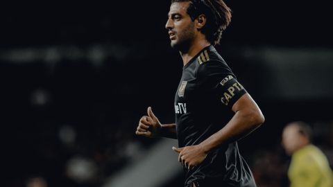 Carlos Vela enfrentará a Rodolfo Pizarro.