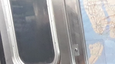 Miles de personas sin techo deambulan por NYC