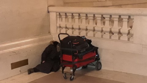 Muchos indigentes "viven" en Grand Central
