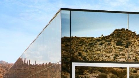 El 2021 Escalade tiene la presencia audaz y la tecnología exclusiva para elevar lo extraordinario y hacer que cada viaje se sienta como una ocasión.