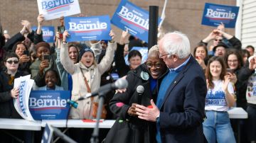 Las últimas encuestas señalan a Sanders como ganador en Iowa y Nuevo Hampshire.