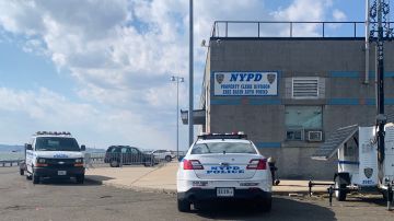 Los repartidores a quienes les confiscan sus e-bikes deben ir hasta la unidad que el NYPD tiene en Red Hook, Brooklyn, para recuperar sus propiedades