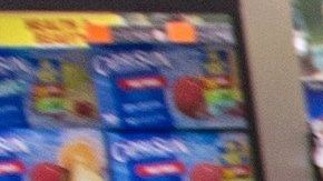 Compradores se abastecen ante la amenaza del huracán Dorian.