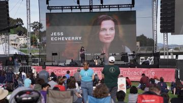 Jess Echeverry, fundadora de la organización sin fines de lucro SOFESA, que socorre a personas en indigencia.