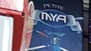 Ahmed Alwan trabaja en el supermercado de su familia, en Nueva York.