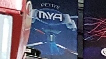 Ahmed Alwan trabaja en el supermercado de su familia, en Nueva York.