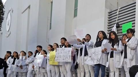 Exigen justicia para estudiantes asesinados en Puebla.