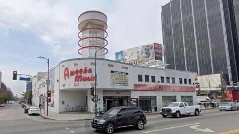 El simbólico edificio que hasta ahora ha ocupado la tienda de discos Amoeba, en Hollywood.