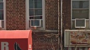 La bodega en el 3700 White Plains Rd, donde ocurrió uno de los asesinatos esta semana.