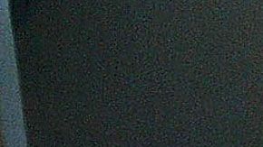 El acusado permanece libre bajo fianza.