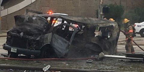 La van se incendió.