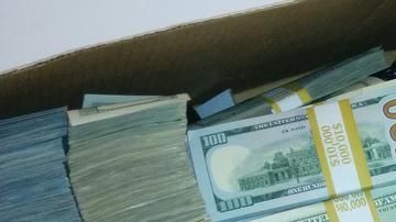 Dinero decomisado en California al cártel de Sinaloa.