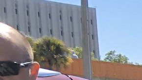 Gaige Pike es feliz con todas sus insignias.