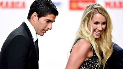Luis Suárez y su esposa Sofia Balbi.