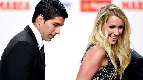 Luis Suárez y su esposa Sofia Balbi.