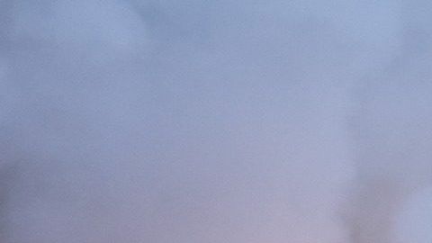 La manta contra incendios es capaz de actuar en menos de 20 segundos y sofocar el fuego del auto por completo