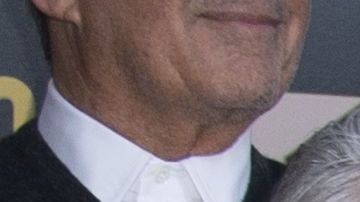 Kirk Douglas en la ceremonia en honor a su hijo Michael Douglas, con una estrella en el Paseo de la Fama de Hollywood.
