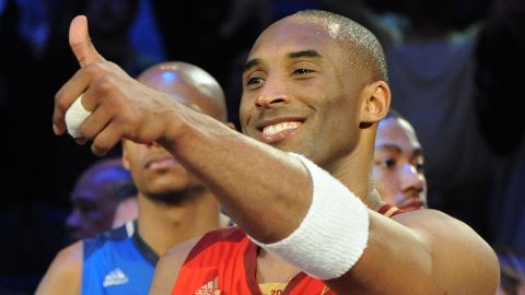 Kobe Bryant celebra el MVP del Juego de Estrellas de 2011.