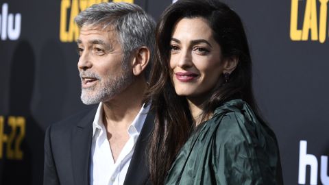 George junto a su esposa Amal Clooney.
