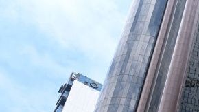 Este jueves el peso mexicano sufre una jornada de pérdidas ante el dólar por la alerta de expansión del coronavirus.