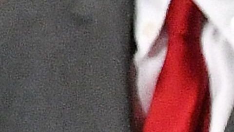 Melania Trump colocó la medalla a Rush Limbaugh.