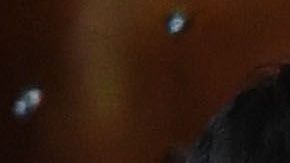 Elenco de 'Parasite' recibiendo el premio a mejor película