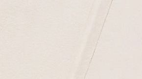 Portman llevaba bordados nombres de mujeres directoras en su capa Dior.