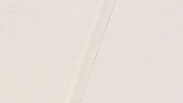 Portman llevaba bordados nombres de mujeres directoras en su capa Dior.