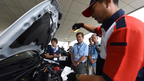 Sin aceite de motor, tu auto dejara de andar en 15 minutos, y sufrirá graves daños