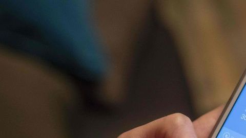 Puedes reducir los costos mensuales de tu celular cambiando a un proveedor de prepago