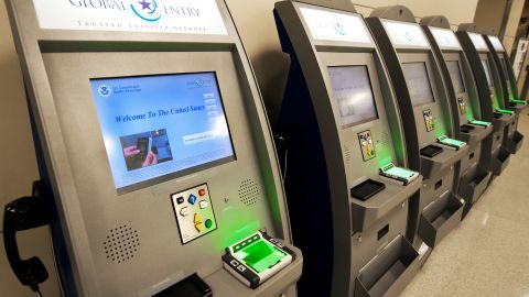 El ‘Global Entry’ permite a los viajeros entrar al país  sin tener que hacer filas y pasar por los puntos de control de Inmigración.