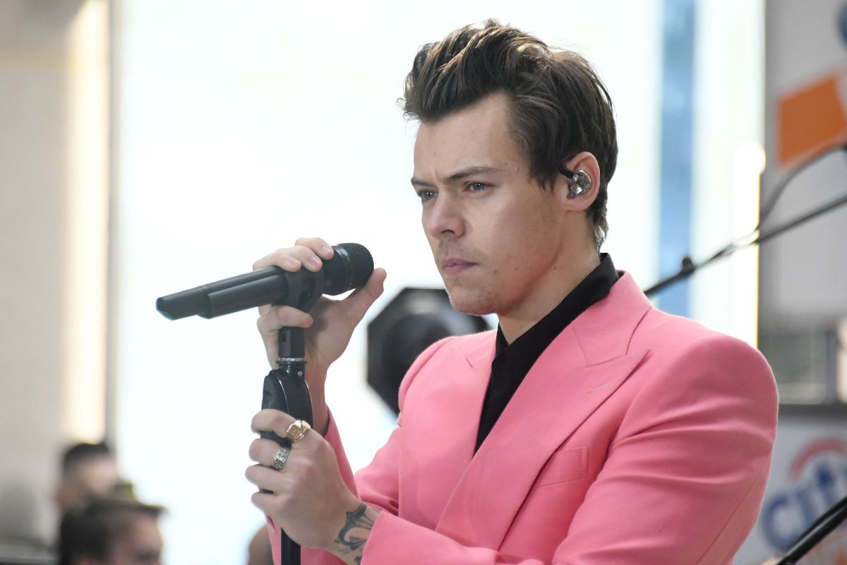 Harry Styles was hit in the eye with an object during his concert in Vienna