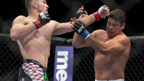 Miocic venció a Daniel Cormier para recuperar el cetro de peso completo.