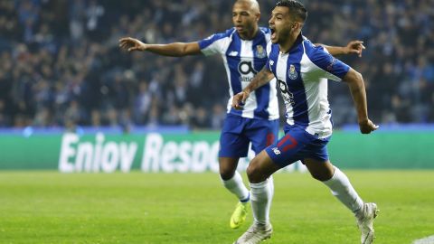 Jesús 'Tecatito' Corona continúa en ascenso.