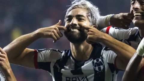 Mientras los chivahermanos suspiran por Pizarro, el ya se arregló para jugar en Miami