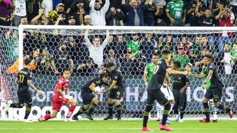 Carlos Vela hizo el 1-0 poco después de que le anularon un gol.