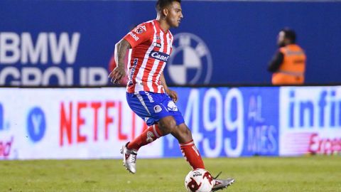 El jugador es centrocampista del San Luis.