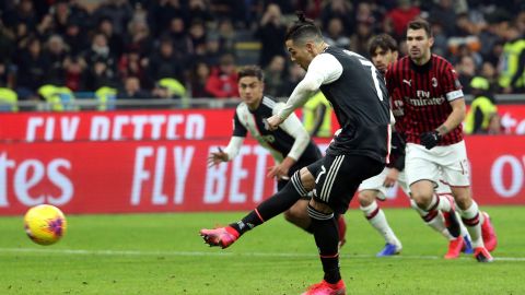 Cristiano Ronaldo anoto el gol del empate para la Juventus en la Copa Italia.