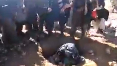 Lapidacion en Afganistan