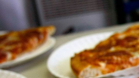 Little Caesars  usa algunos trucos para no tener tantos gastos en otras áreas.