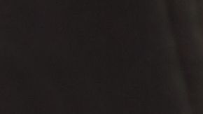 La revisión de la banda de rodamiento de las llantas como de su nivel de aire es una de las tareas.