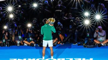 Novak Djokovic se coronó por octava ocasión en la cancha de Melbourne.