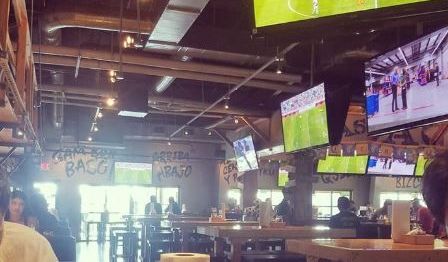 La cantina Ojos Locos.