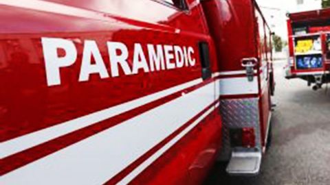Personal de rescate acudió al lugar del accidente.