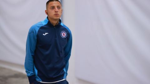 Alvarado juega en Cruz Azul desde 2018.