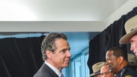 La propuesta del Gobernador incluye fondos para apoyar a la Fuerza de Tarea contra el Crímenes de Odio de la Policía del Estado.